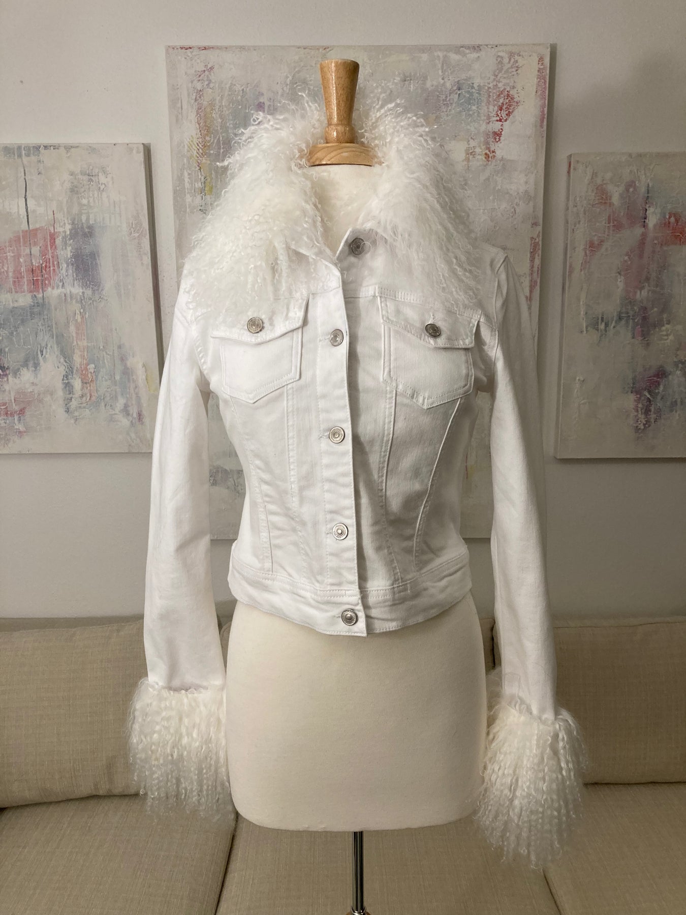 White jean 2025 jacket with fur